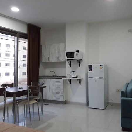 Furnished Apartments Near Mcdonald'S Al-Madina Al-Monawara St Amman Luaran gambar